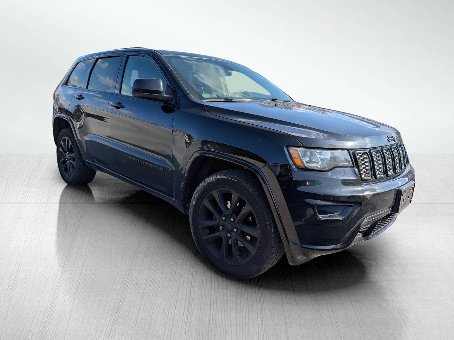 JEEP GRAND CHEROKEE 2018 1C4RJFAG9JC387070 image